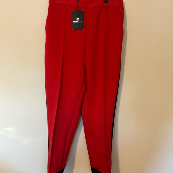 STYLEWE Striking Scarlet Apparel - Picture 3 of 6